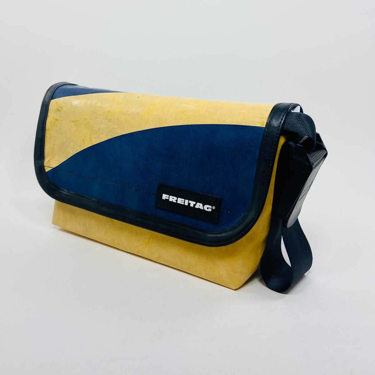 FREITAG F41 - Hawaii Five-0 - Yellow and Blue