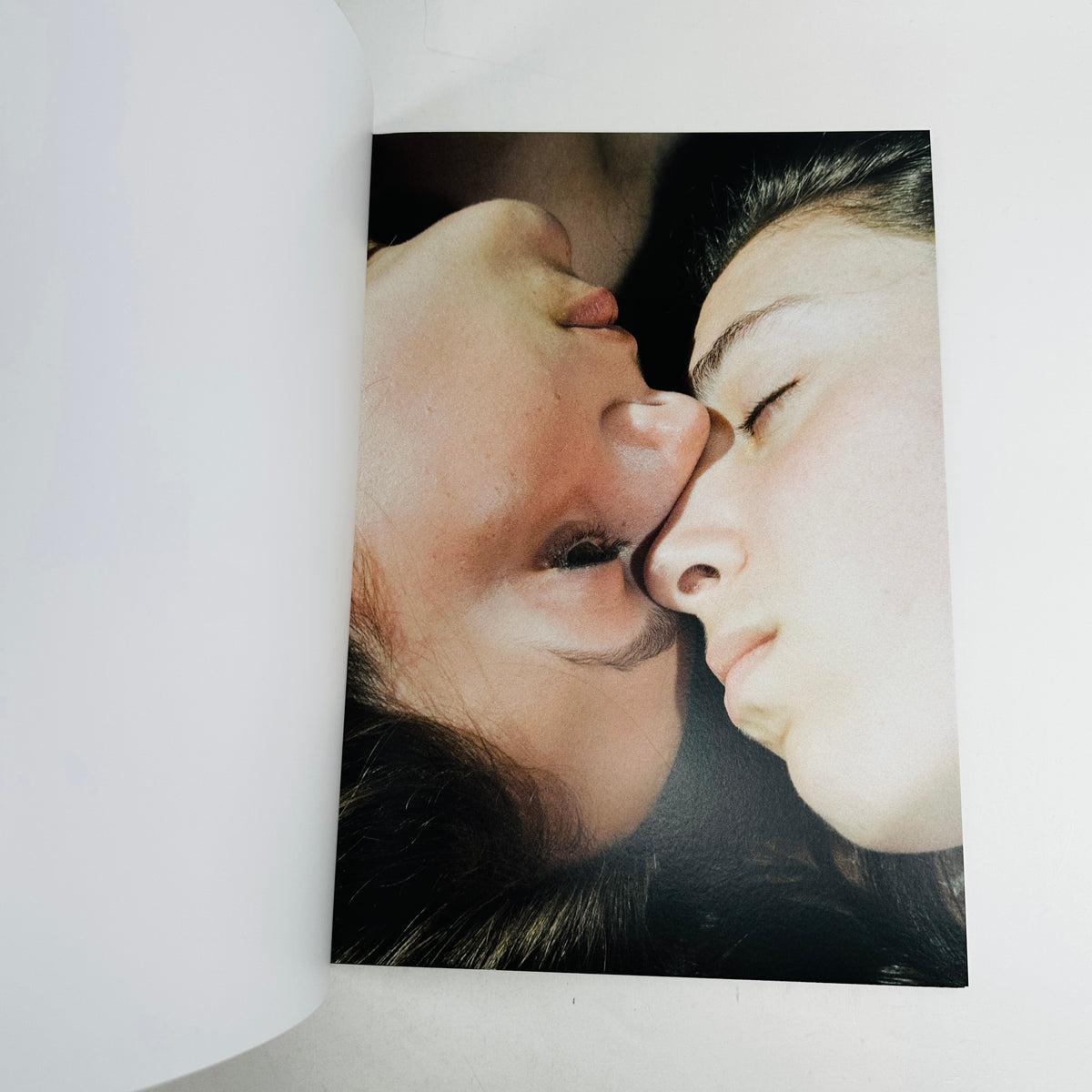 Le Petit Voyeur x Anahell
