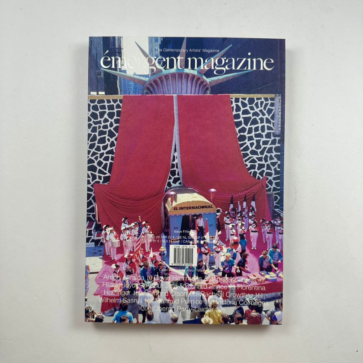 émergent #15 - The Contemporary Artists' Magazine
